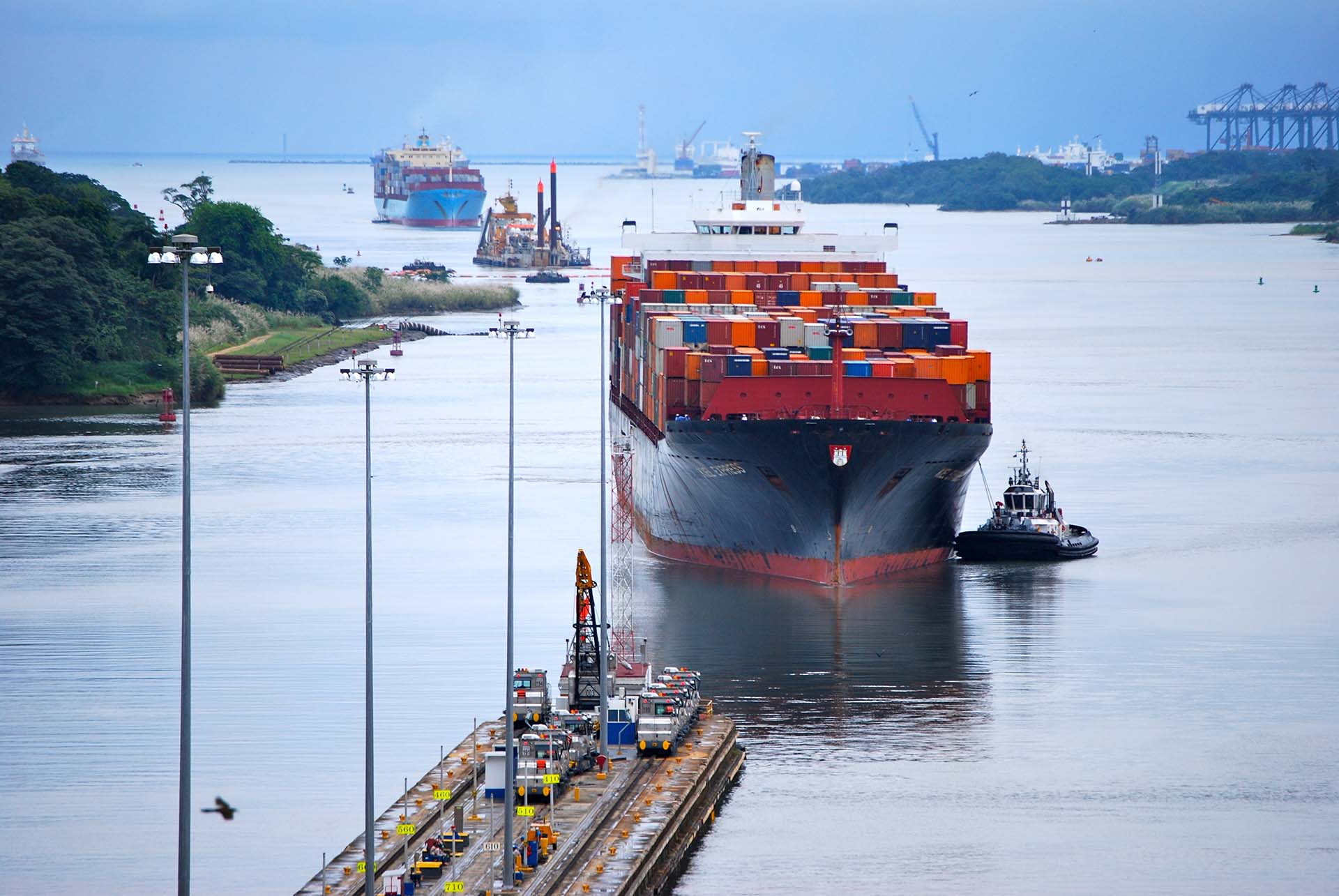 Global Shipping Crisis Pushes Transit Fees to Record Highs