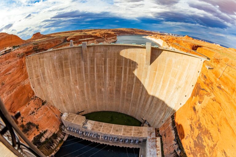   Glen Canyon Dam, Arizona  