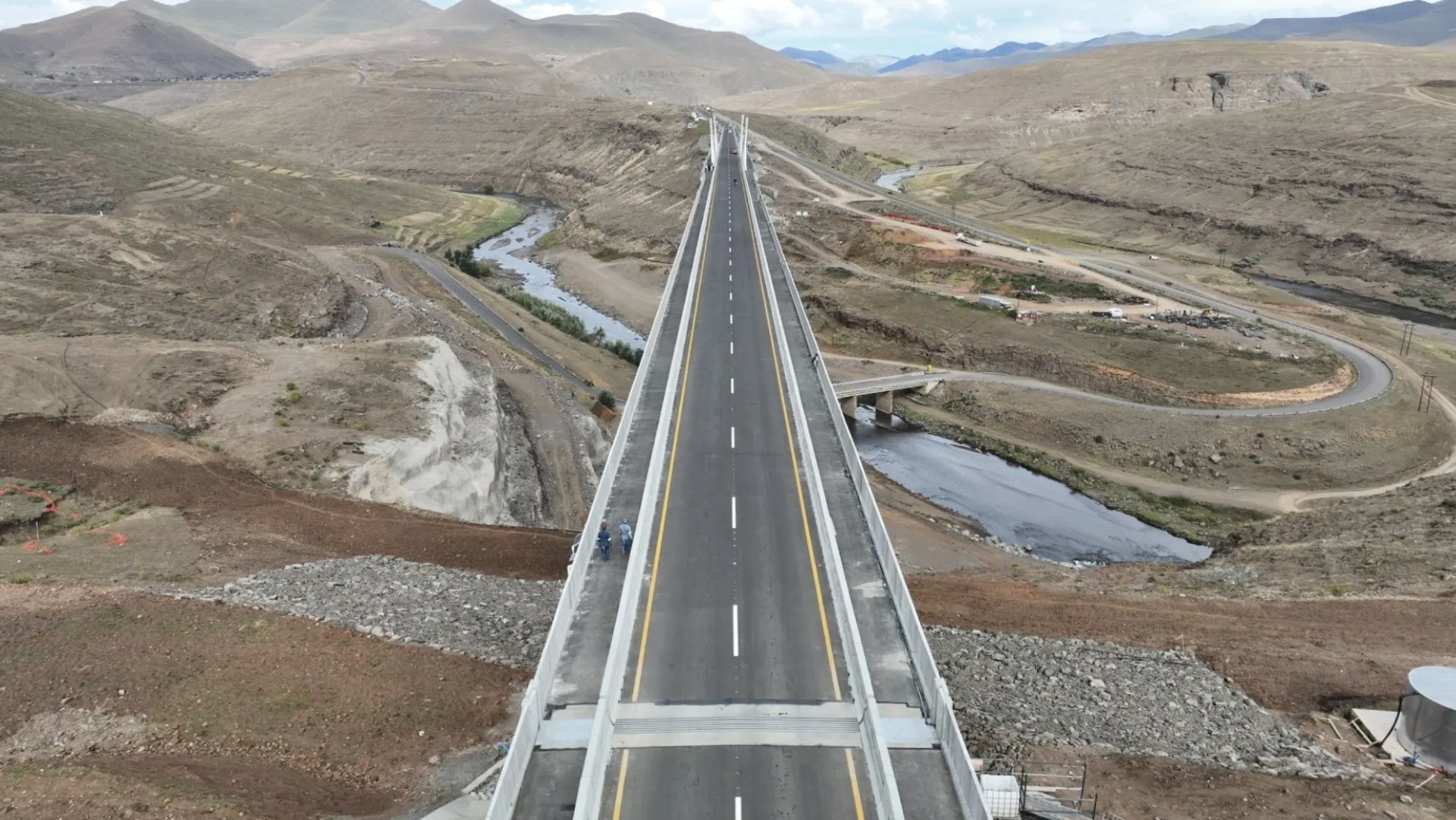An image of an infrastructure project with a strong social impact, such as Gibe III, the Itaipú Dam, or Hong Kong Airport.