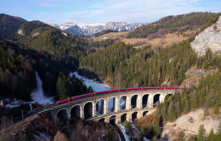   Viadotto Kalter Rinne della linea ferroviaria Semmering , Austria  