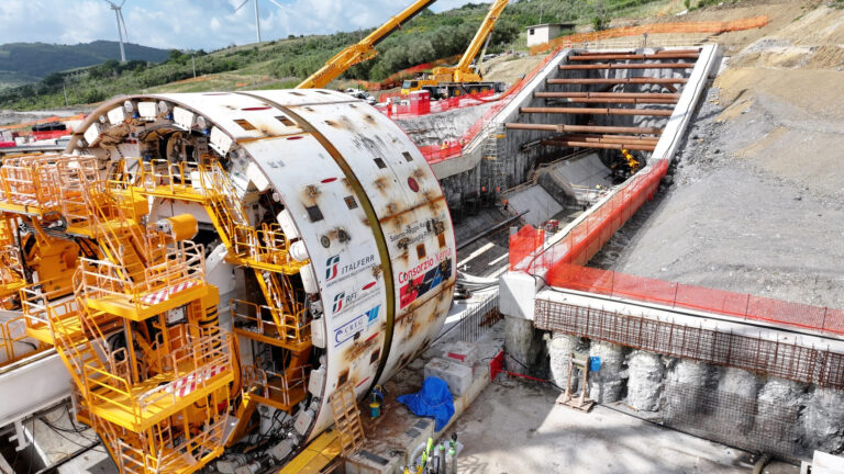   TBM all'opera nel Lotto 1A Battipaglia-Romagnano (Alta Velocità Salerno-Reggio Calabria)  
